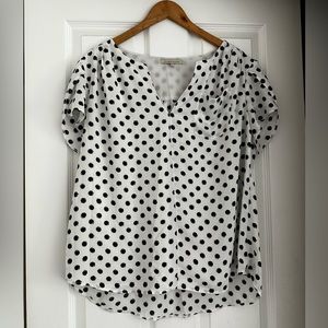 41 Hawthorn tulip sleeve back and white polka dot top - size XL